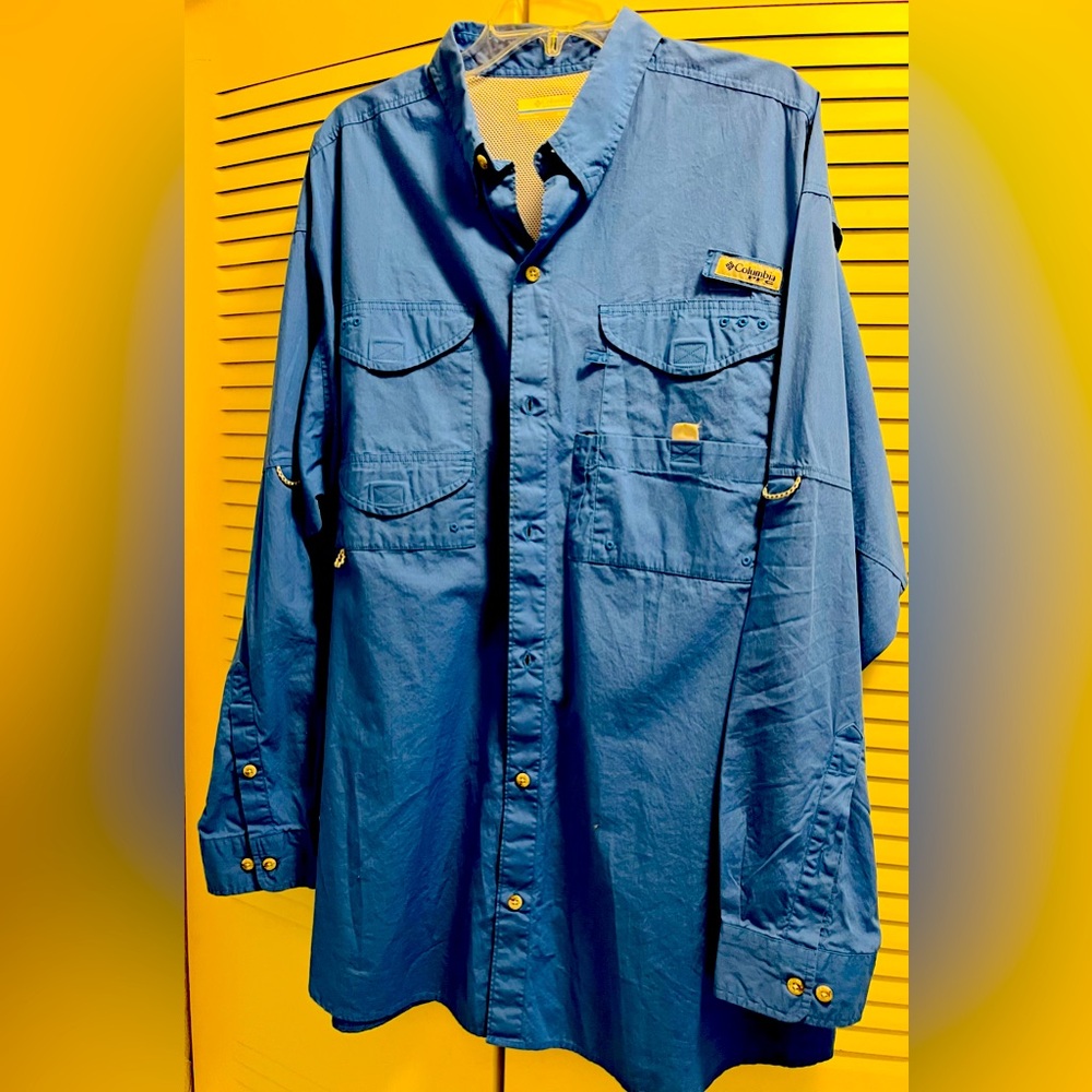 Columbia long-sleeved sun protection fishing shirt.